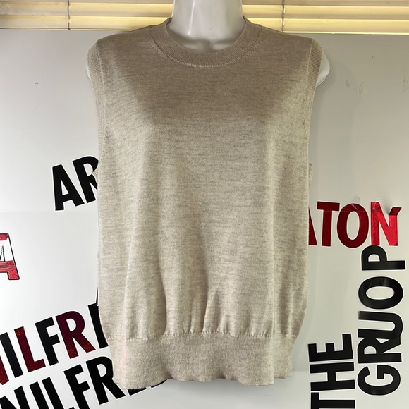 Aritzia color heather birch Orta Sweater Vest - Picture 1 of 6